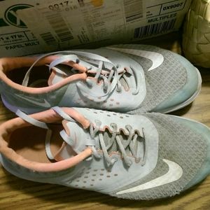 Womens Nike tennis shoes size 9.5
